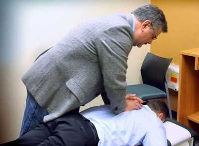chiropractor making a spinal adjustment ~ image by Chiropractor Michael Dorausch from Venice / CC BY-SA (https://creativecommons.org/licenses/by-sa/2.0)